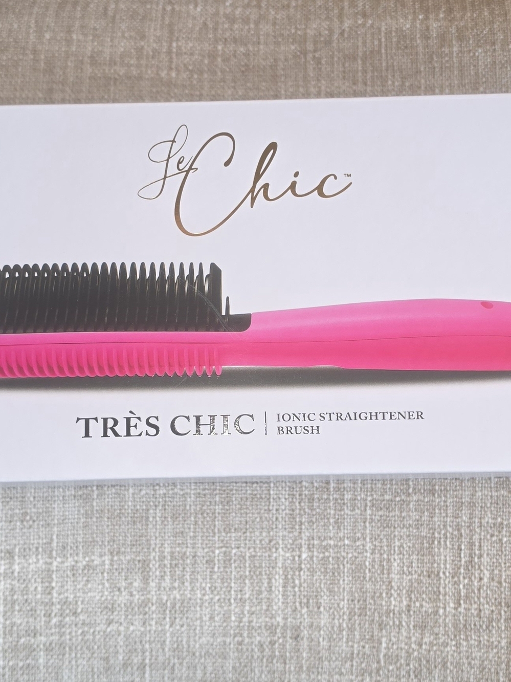 Le Chic Très Chic Pink Ionic Hair Straightener Brush
